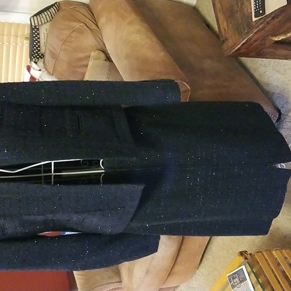 Gorgeous dark navy Harve Benard evening collection suit - Picture 8 of 10